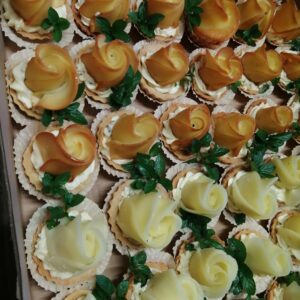 Tartaletky so syrovou šípovou ružou
